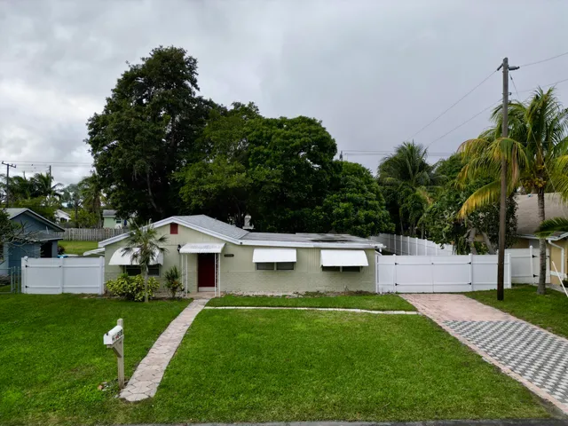 $2,800 | 609 Northwest 7th Court, Boynton Beach, FL 33426