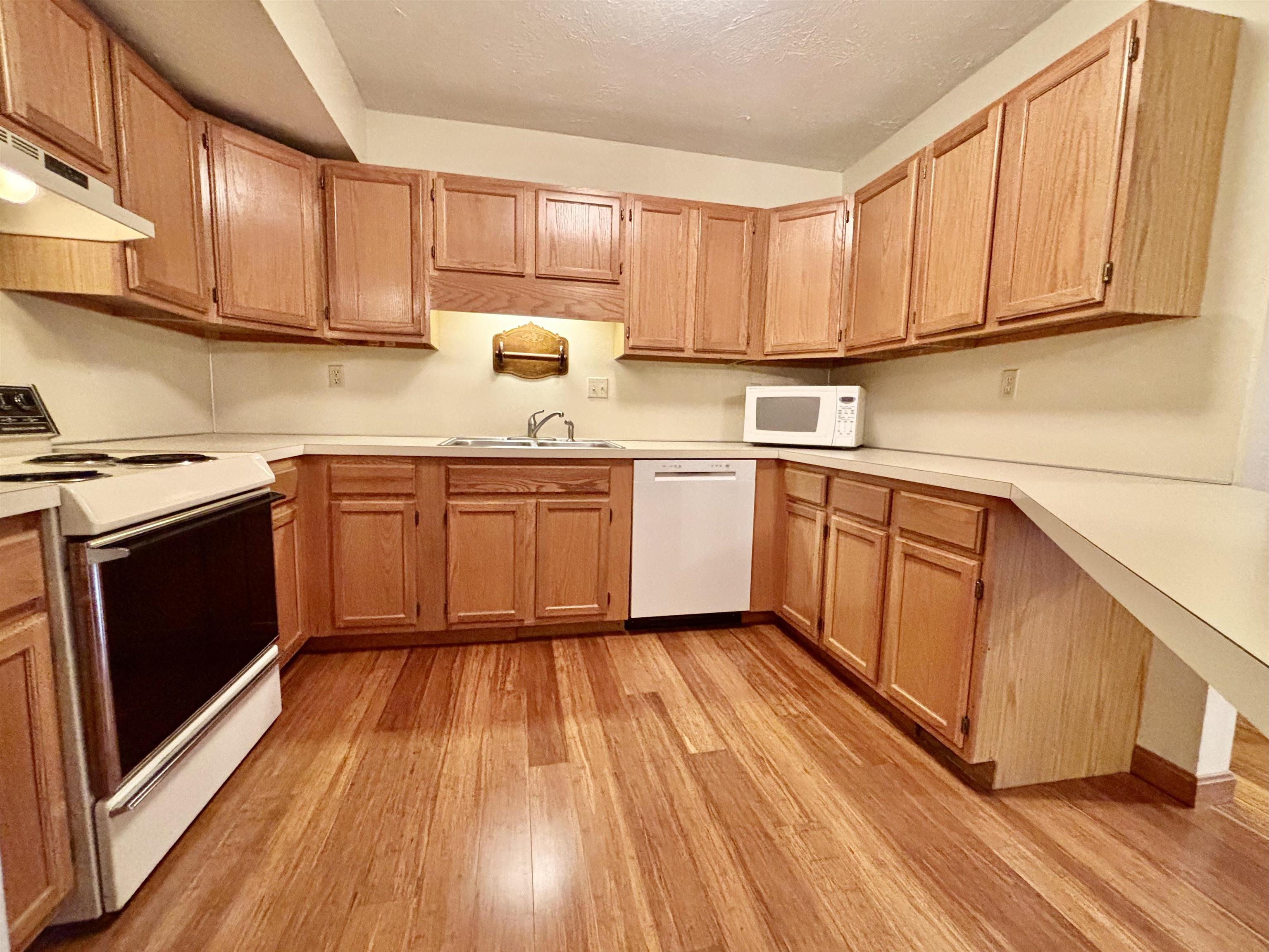 5 Tsienneto Road, Unit 186 Derry, NH 03038 - Photo 5 of 20 Gallery Image 5