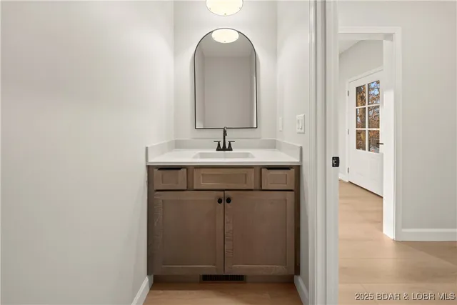 $875,000 | 422 Outer Drive, Lake Ozark, MO 65049