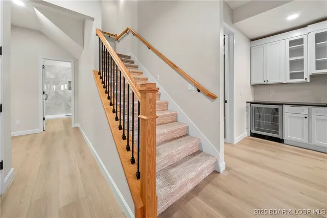 $875,000 | 422 Outer Drive, Lake Ozark, MO 65049