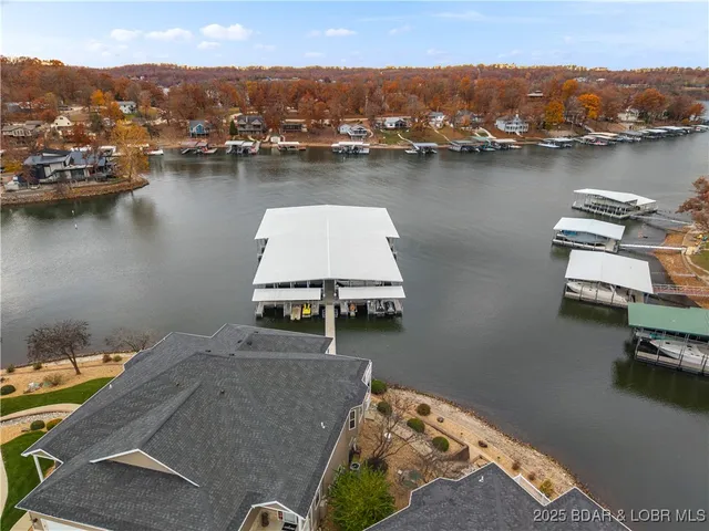 $875,000 | 422 Outer Drive, Lake Ozark, MO 65049
