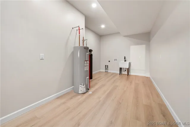 $875,000 | 422 Outer Drive, Lake Ozark, MO 65049