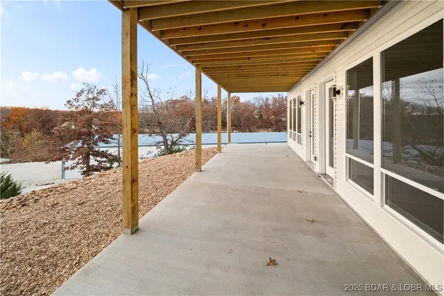 $875,000 | 422 Outer Drive, Lake Ozark, MO 65049