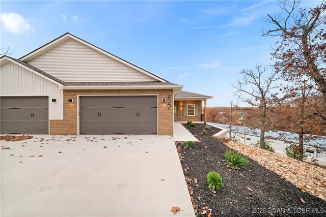 $875,000 | 422 Outer Drive, Lake Ozark, MO 65049