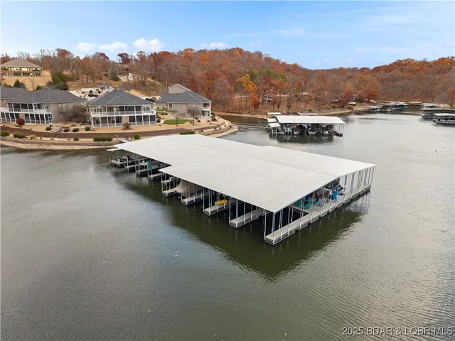 $875,000 | 422 Outer Drive, Lake Ozark, MO 65049