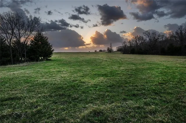 $637,000 | Tbd Southwest Tbd Sw 101st Road, Chilhowee, MO 64733