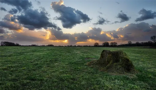 $637,000 | Tbd Southwest Tbd Sw 101st Road, Chilhowee, MO 64733