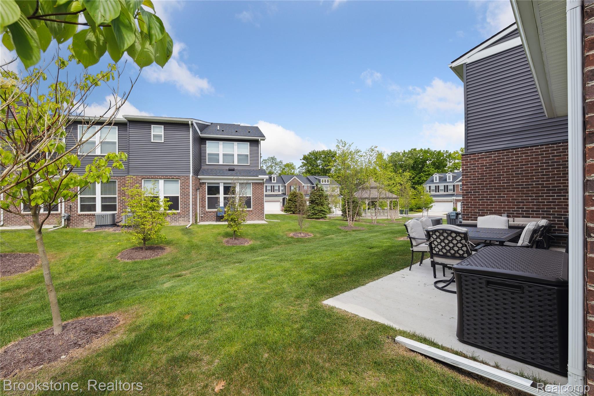 765 Hummingbird Drive Rochester, MI 48307 - Photo 41 of 47 41-765-Hummingbird-Dr-Rochester-Hills-MI-48307-WindowStill-36.jpg