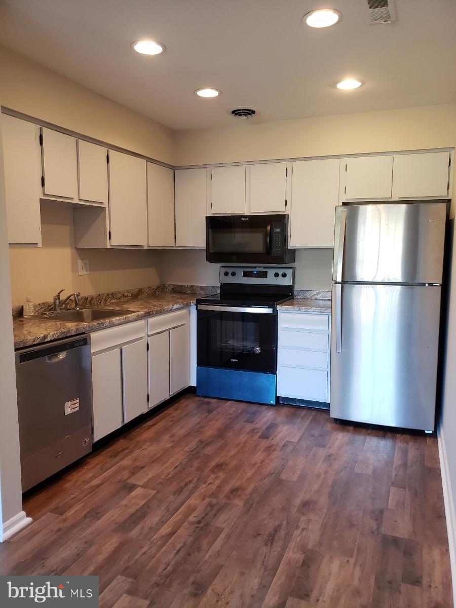 72 Whetstone Road Horsham, PA 19044 - Photo 8 of 20 All new appliances