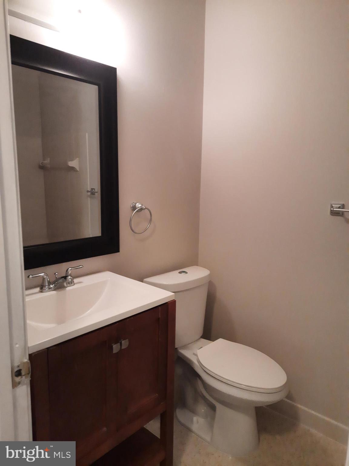 72 Whetstone Road Horsham, PA 19044 - Photo 10 of 20 Guest bathroom