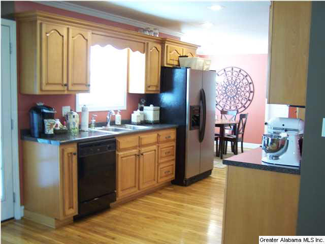 907 Ridgeway Drive Oneonta, AL 35121 - Photo 7 of 28