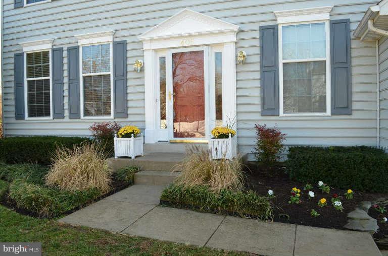 405 River Road Arnold, MD 21012 - Photo 3 of 30 Entryway