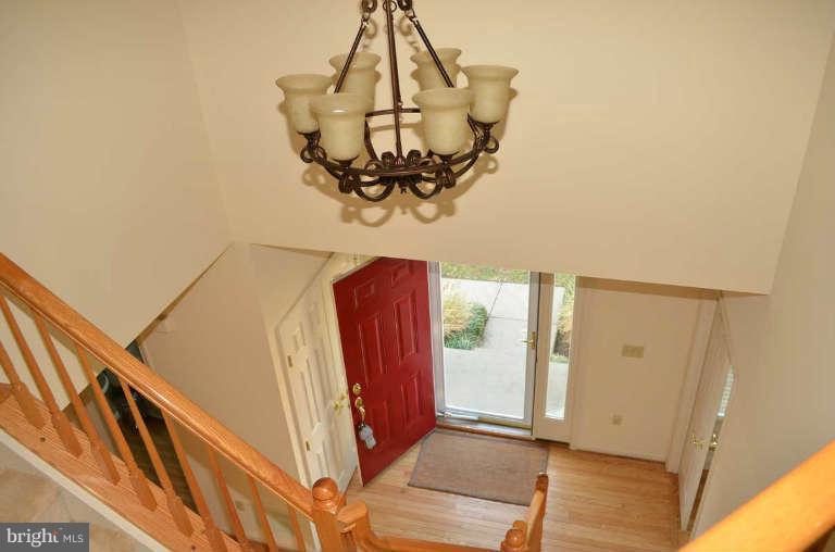 405 River Road Arnold, MD 21012 - Photo 4 of 30 Foyer