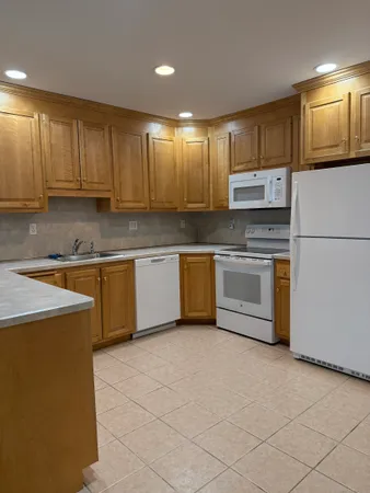 $216,000 | 380 Main Street, Unit 7, Wallingford, CT 06492