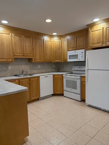 $216,000 | 380 Main Street, Unit 7, Wallingford, CT 06492