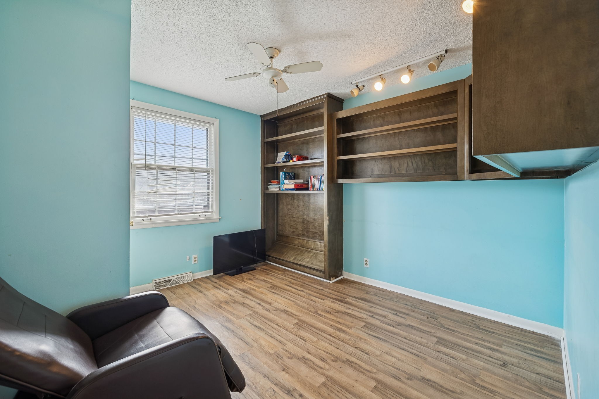 512 Rural Hill Road Nashville, TN 37217 - Photo 9 of 16 a bedroom with a bed and a window