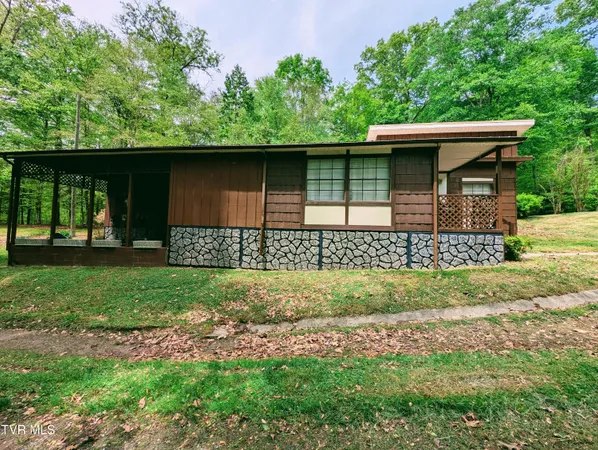 $92,500 | 380 Hospital Drive, Clintwood, VA 24228