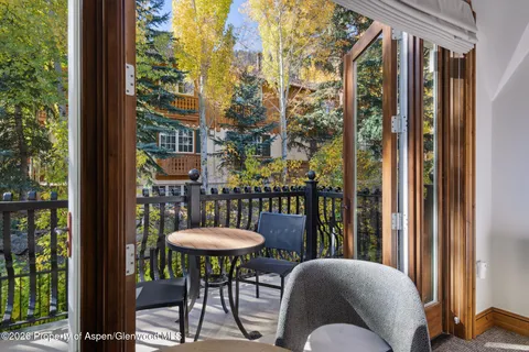 $995,000 | 415 East Dean St Unit 42 Wks 26 & 27, Aspen, CO 81611