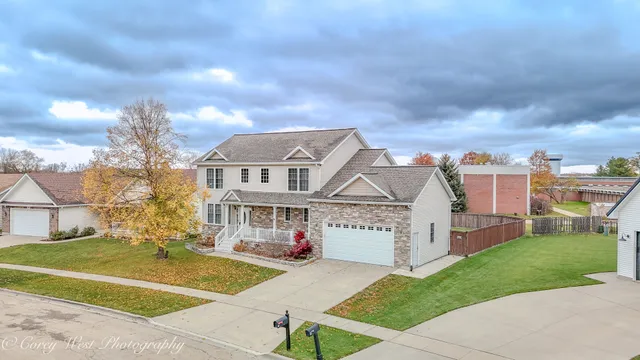 $349,000 | 215 St Andrews Drive, DeKalb, IL 60115