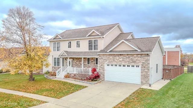 $349,000 | 215 St Andrews Drive, DeKalb, IL 60115