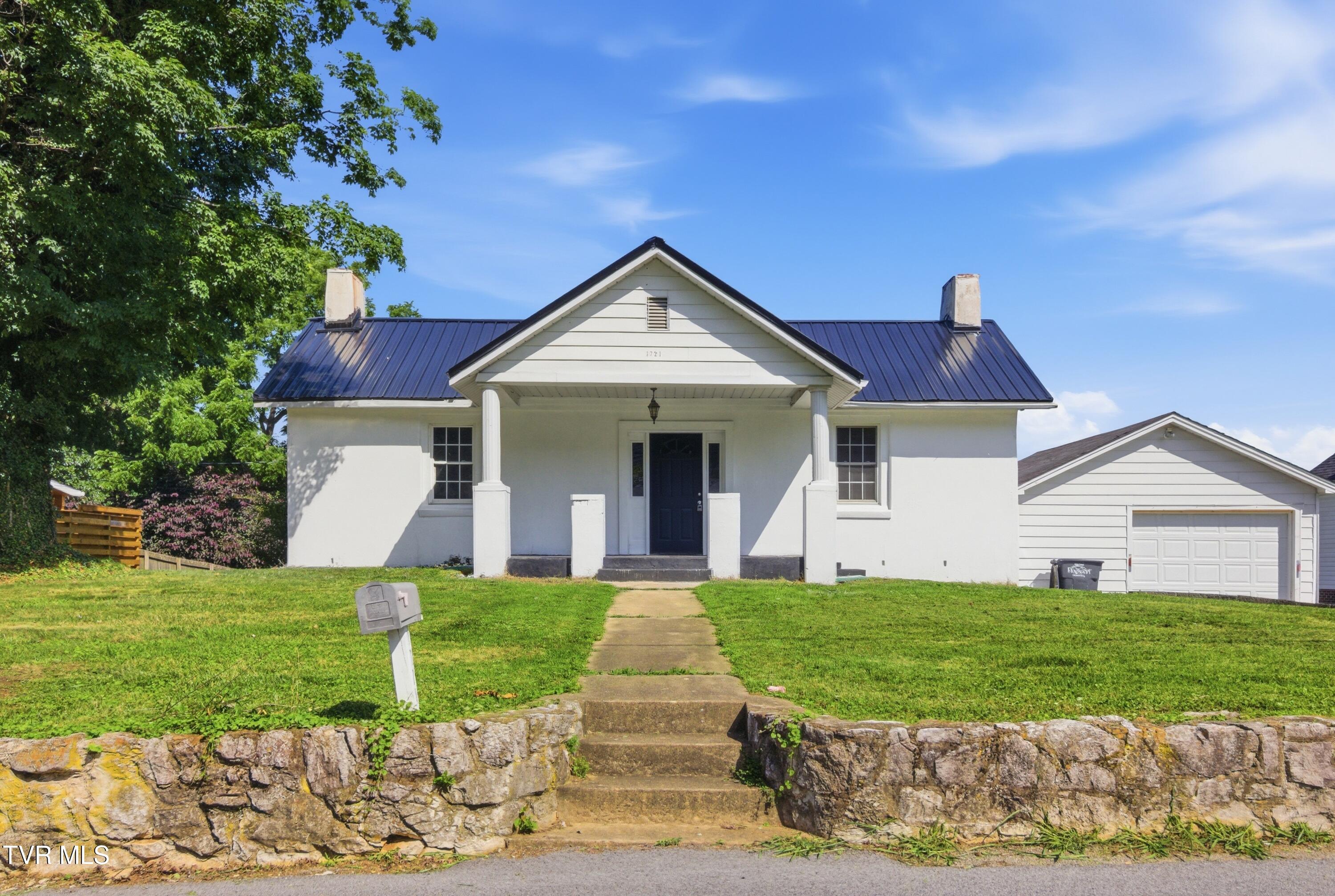 1721 Ridgeway Drive Kingsport, TN 37664 - Photo 1 of 27 DZ3A2480