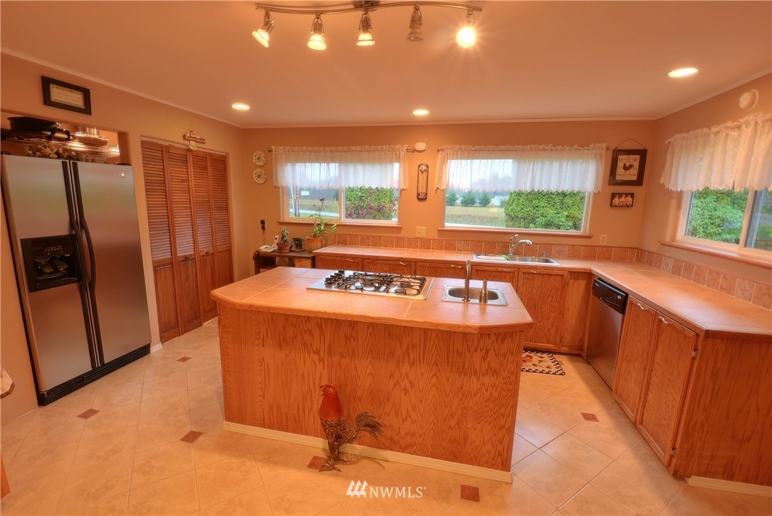 6118 Kickerville Road Ferndale, WA 98248 - Photo 5 of 25