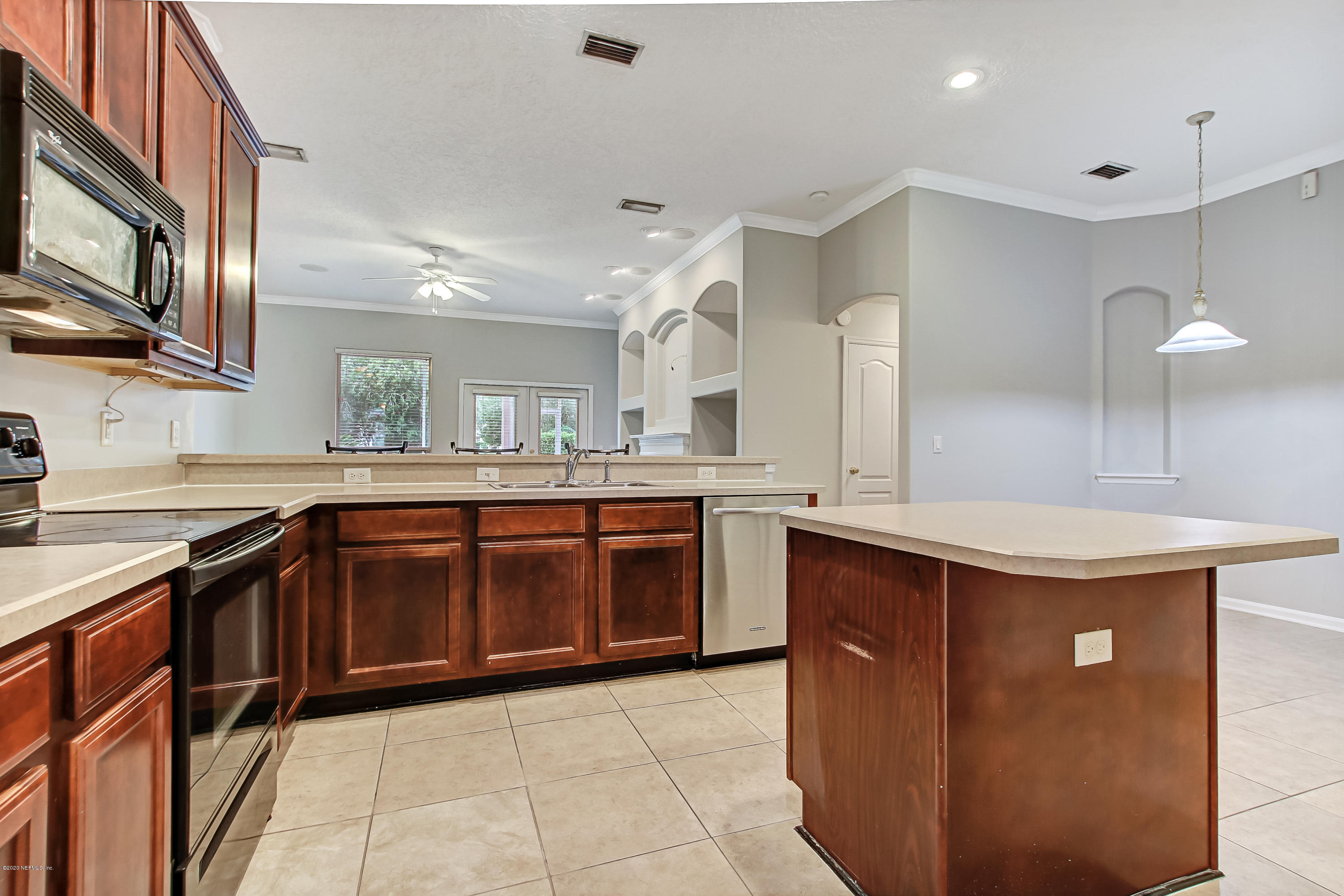 1228 Paradise Pond Road St. Augustine, FL 32092 - Photo 17 of 60 Kitchen Overlooks Family Room