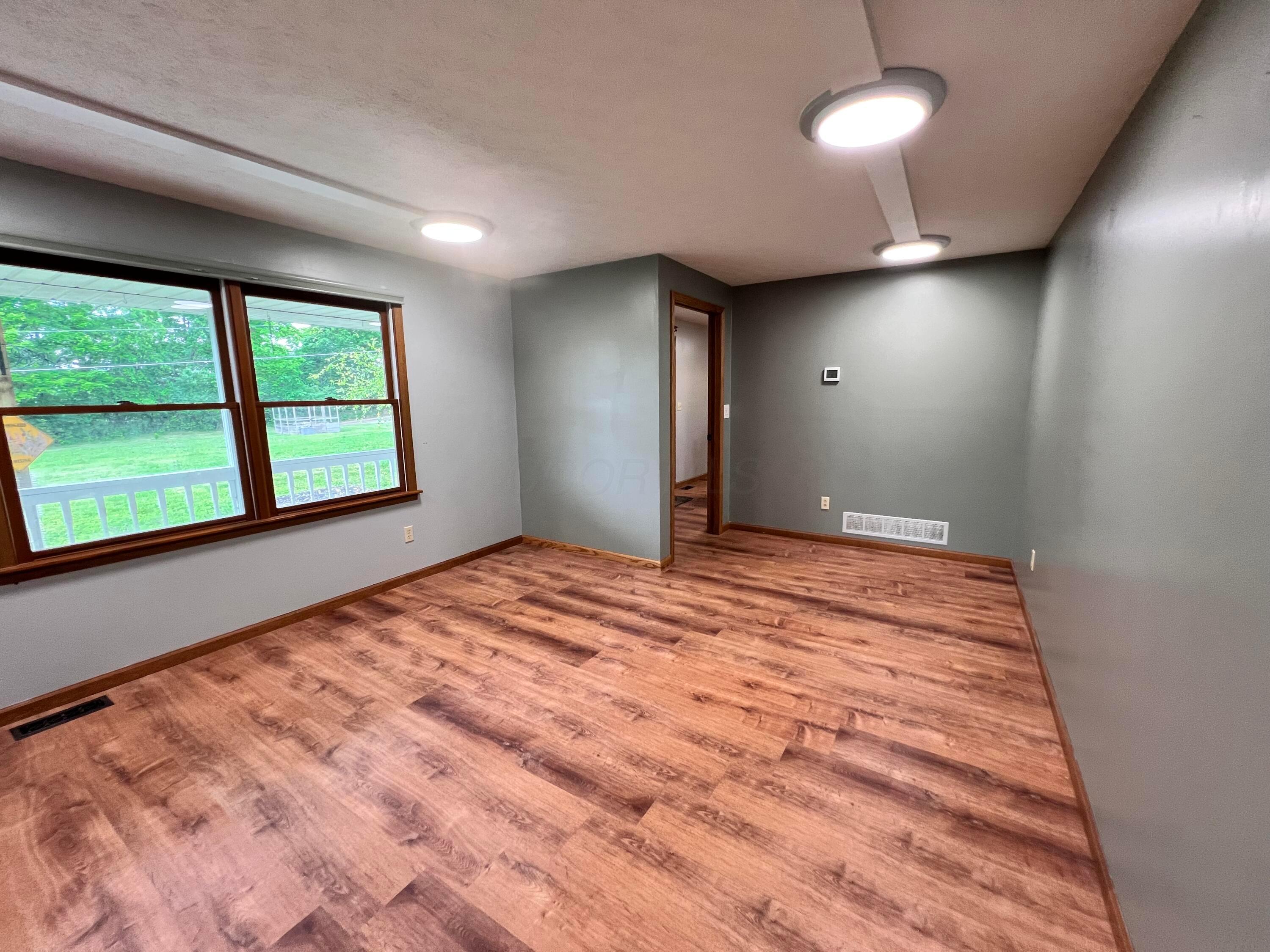 20600 Hellwig Road Utica, OH 43080 - Photo 18 of 60 First floor office/ flex room