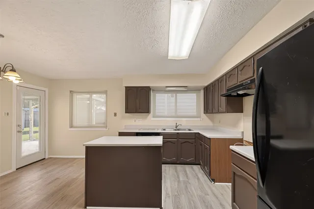 $295,000 | 2905 Park Shadow Lane, Deer Park, TX 77536