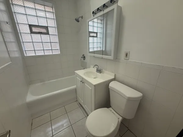 $1,495 | 5333 West Fullerton Avenue, Unit 1RFB, Chicago, IL 60639