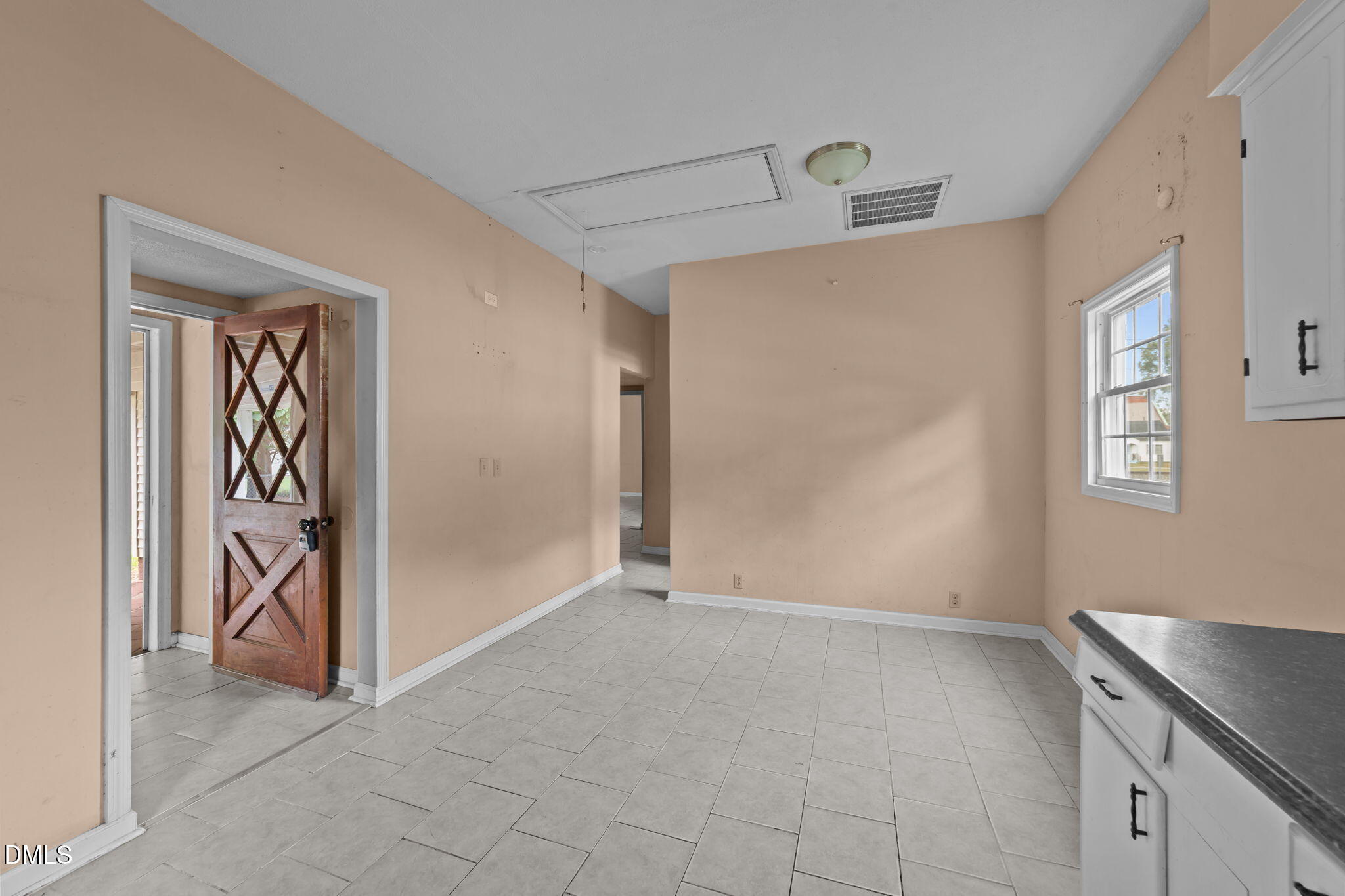 409 W Drive Selma, NC 27576 - Photo 5 of 46 26-web-or-mls-VB4A3538