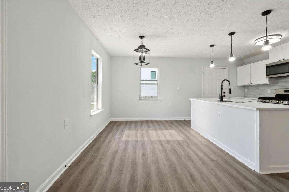 823 Humphries Street Southwest Atlanta, GA 30310 - Photo 3 of 22