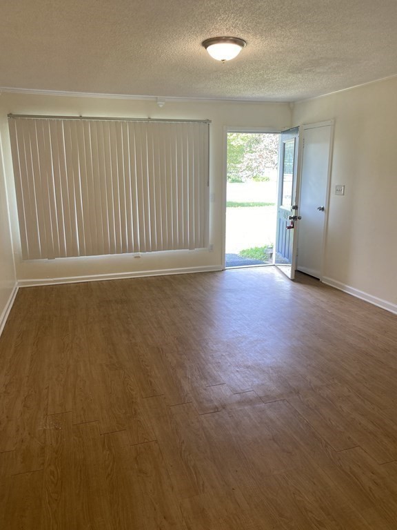 679 Bradley Road Springfield, MA 01109 - Photo 11 of 18