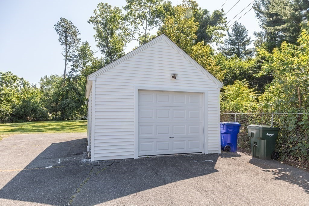 679 Bradley Road Springfield, MA 01109 - Photo 16 of 18