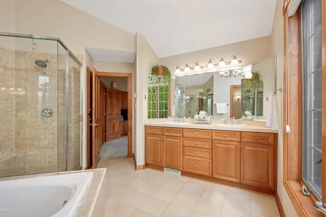 $1,100,000 | 6507 Orchard Ridge Trail, Woodbury, MN 55129