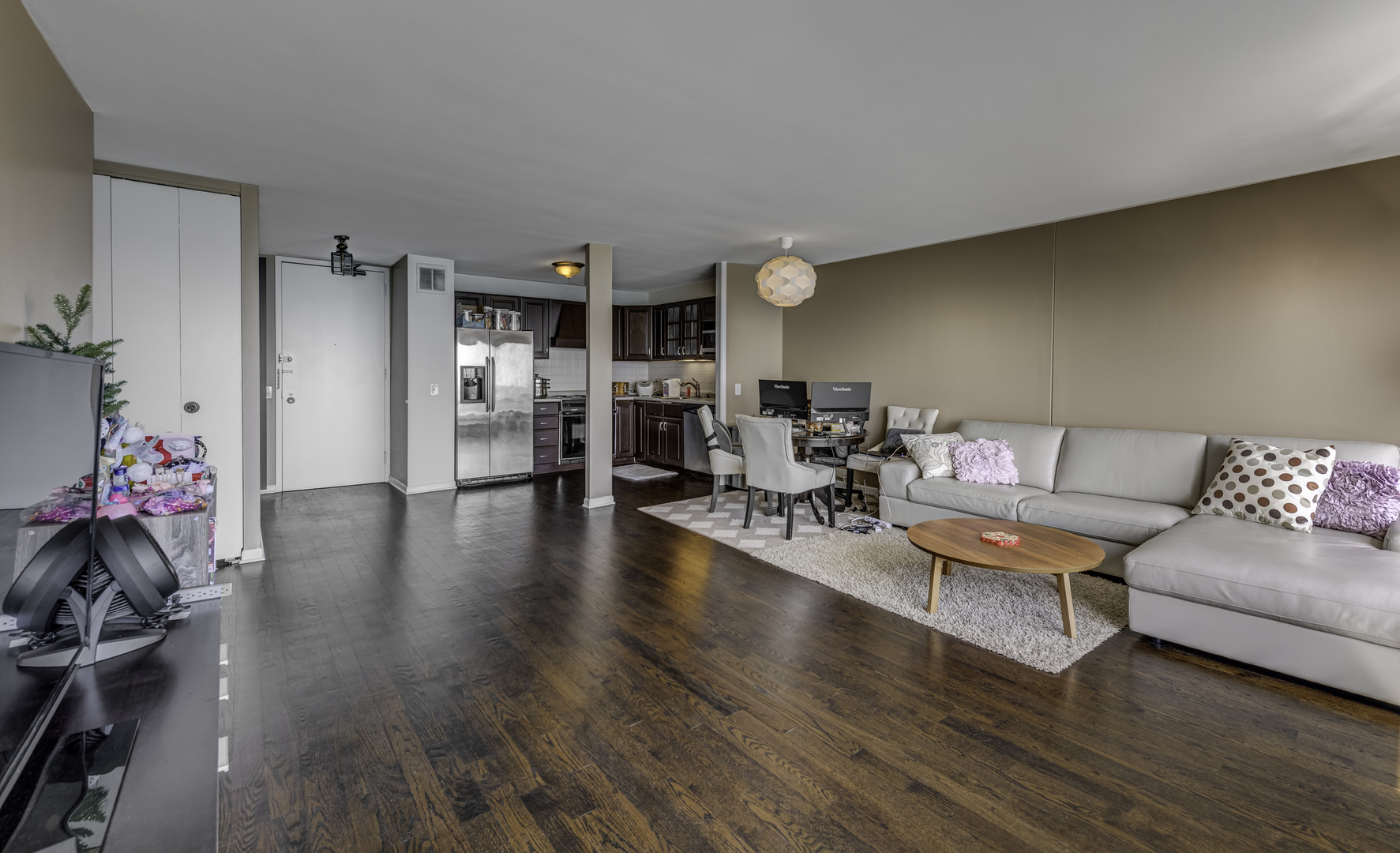 5445 North Sheridan Road, Unit 3410 Chicago, IL 60640 - Photo 3 of 14