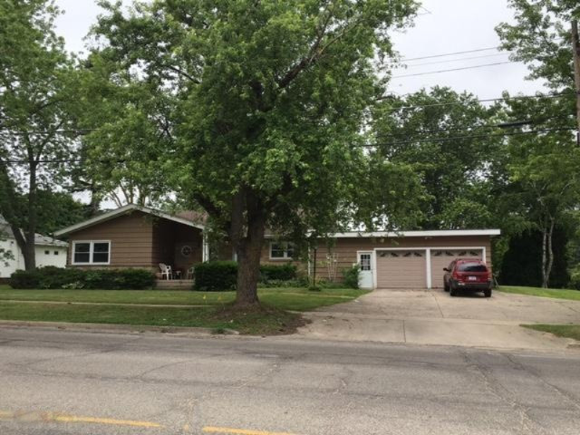 743 South Chestnut Street Reed City, MI 49677 - Photo 1 of 24 IMG_2450 (1)