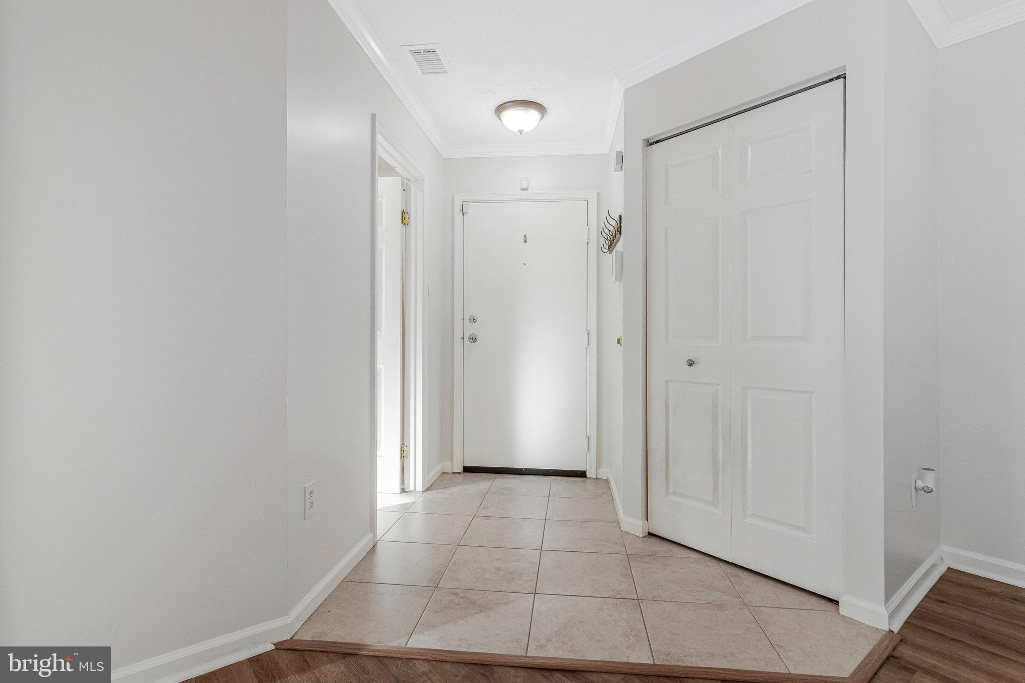 12212 Eagles Nest Court, Unit B Germantown, MD 20874 - Photo 4 of 36