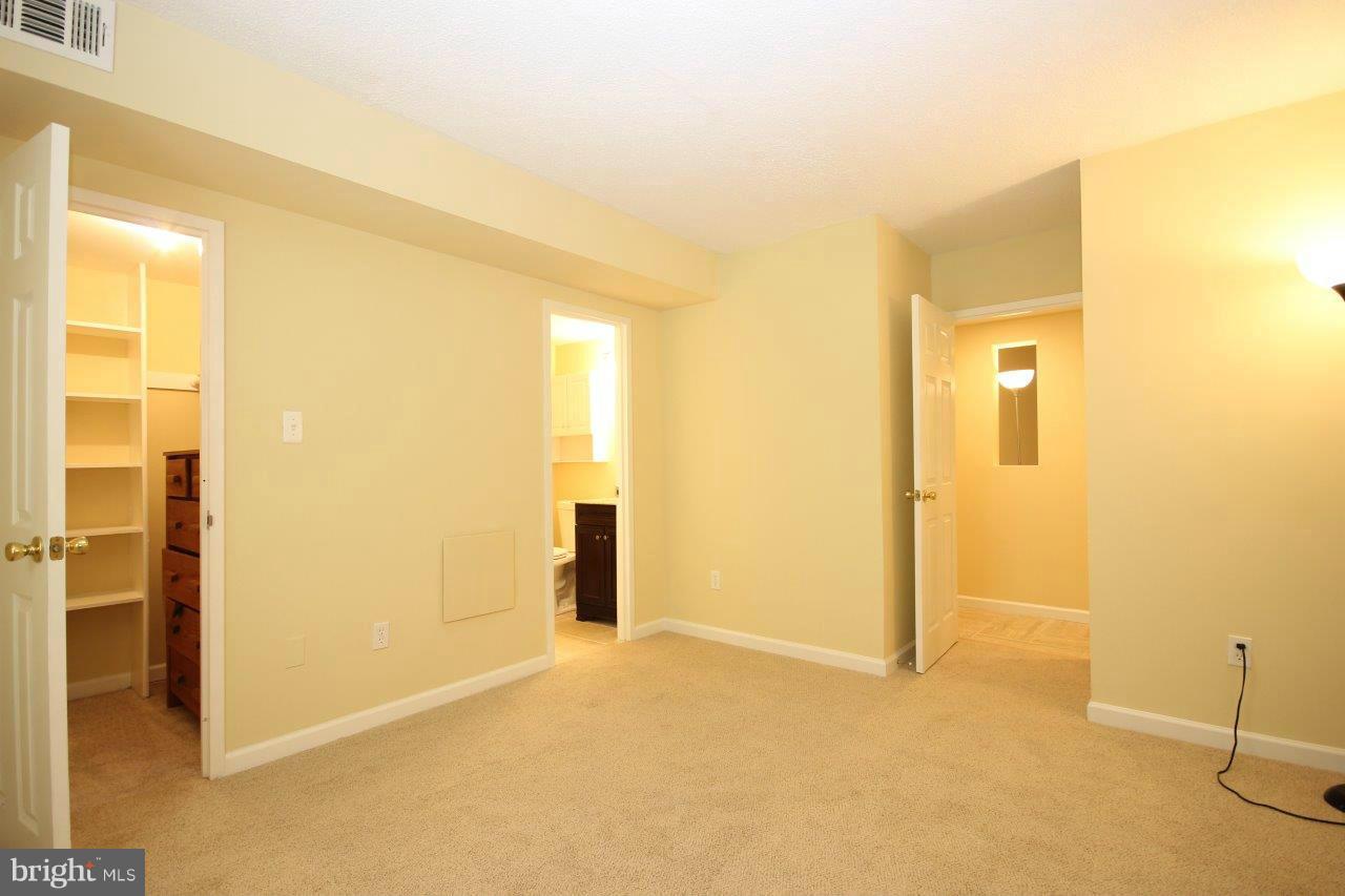 11643 Stoneview Square, Unit 1B Reston, VA 20191 - Photo 15 of 24 Bedroom (Master)