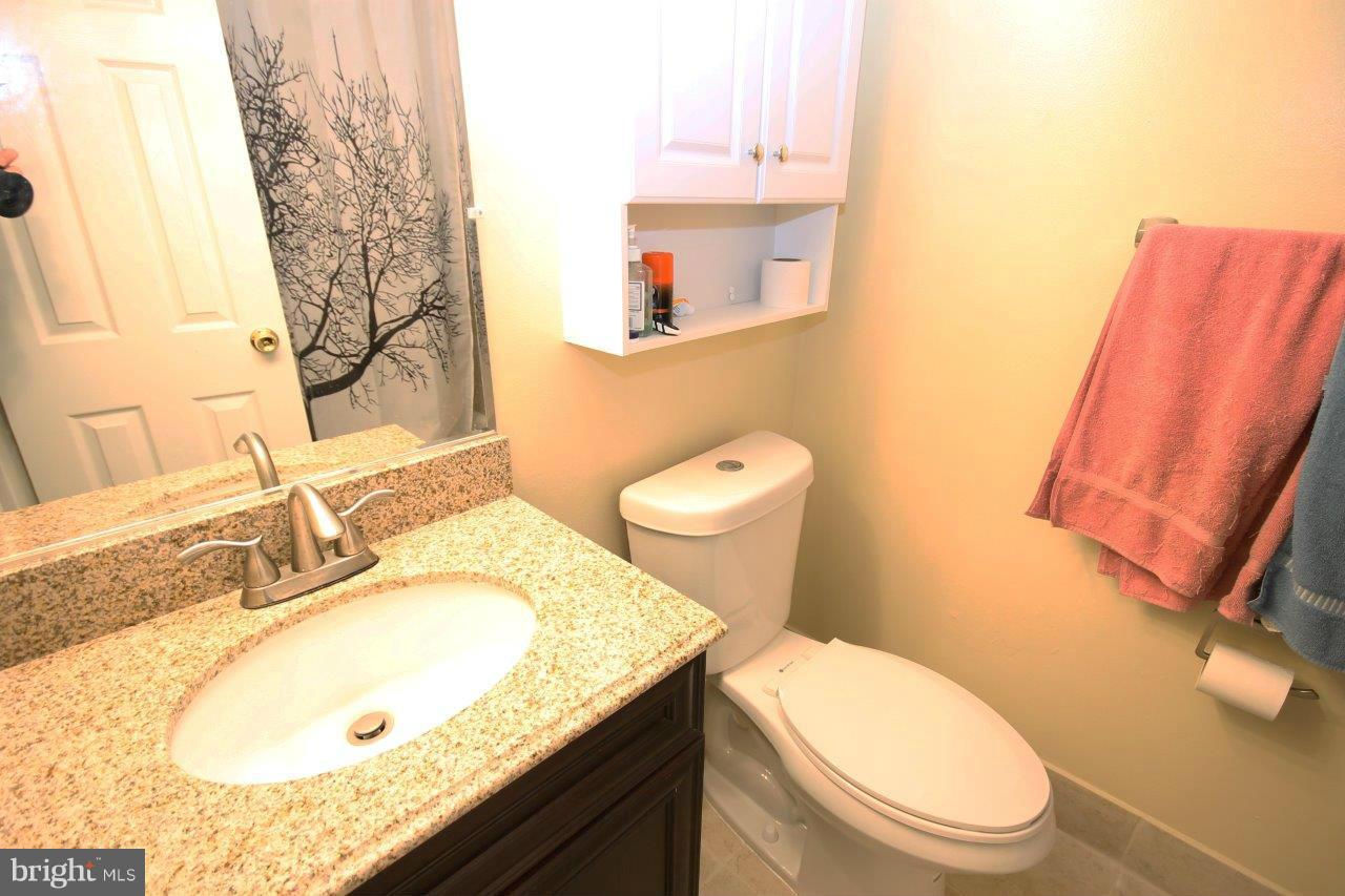 11643 Stoneview Square, Unit 1B Reston, VA 20191 - Photo 18 of 24 Bath