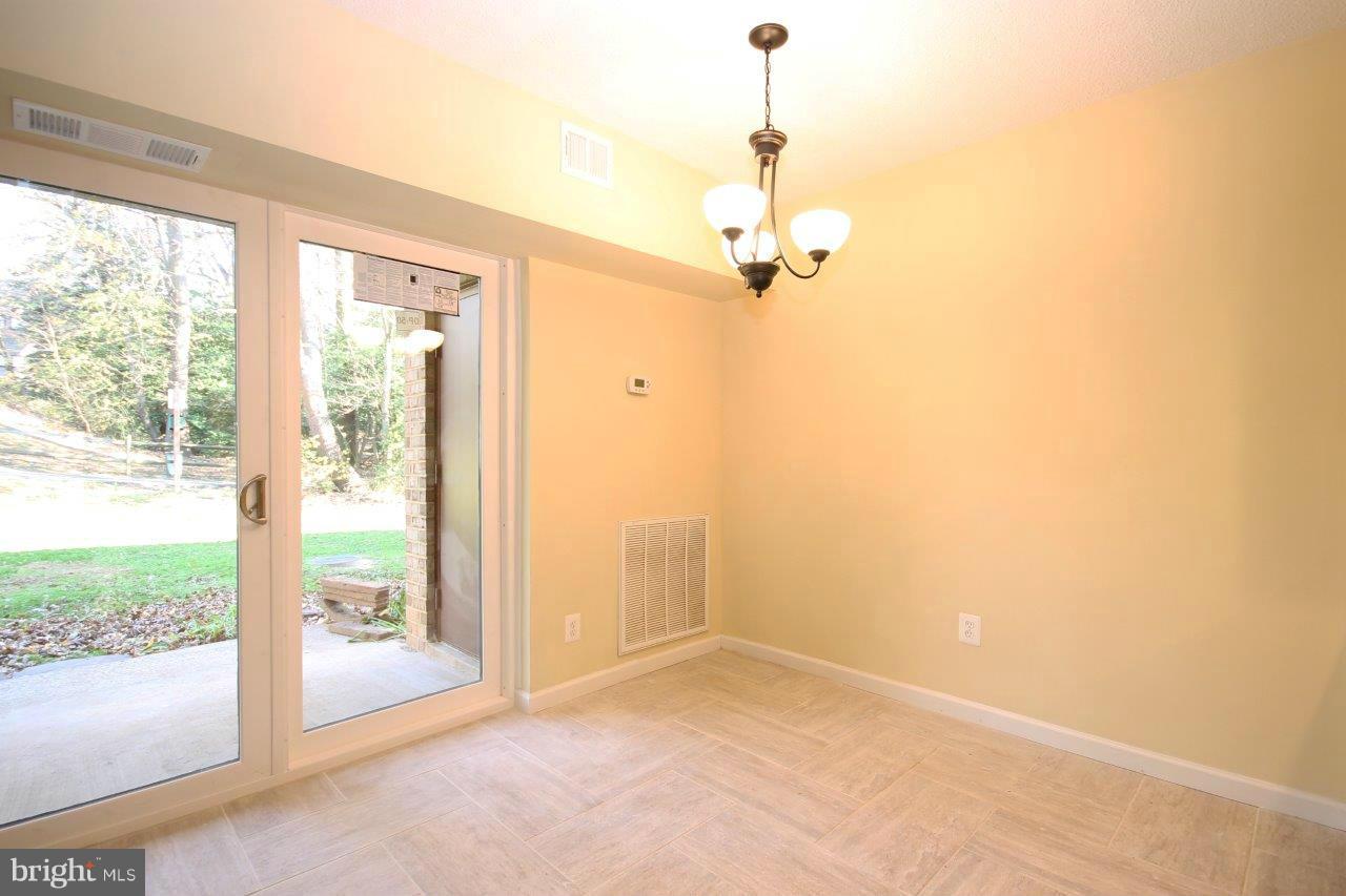 11643 Stoneview Square, Unit 1B Reston, VA 20191 - Photo 8 of 24 Dining Room