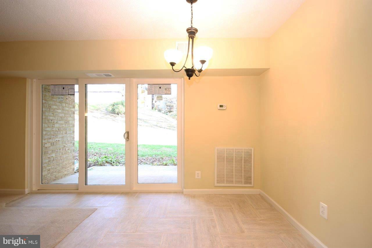 11643 Stoneview Square, Unit 1B Reston, VA 20191 - Photo 9 of 24 Dining Room
