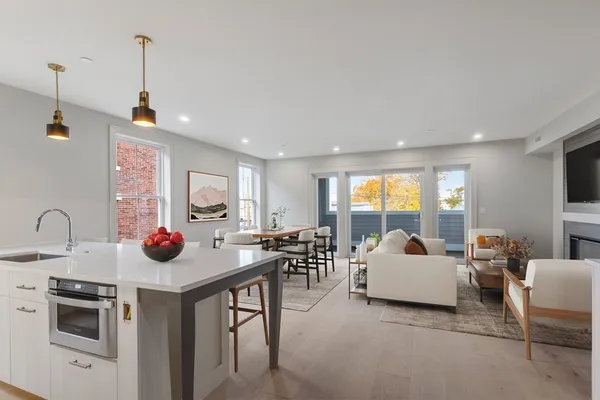 $889,000 | 59 Spear Street, Unit 301, Quincy, MA 02169