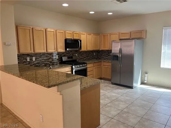 $2,600 | 10922 Moonbeam Glow Lane, Las Vegas, NV 89135