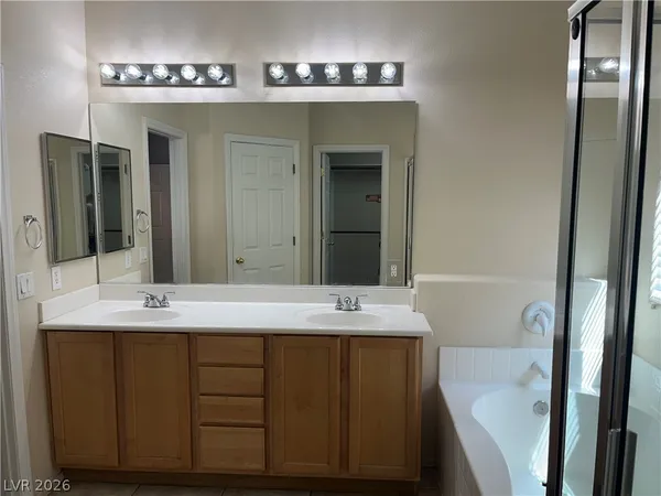 $2,600 | 10922 Moonbeam Glow Lane, Las Vegas, NV 89135