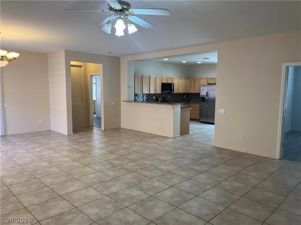 $2,600 | 10922 Moonbeam Glow Lane, Las Vegas, NV 89135