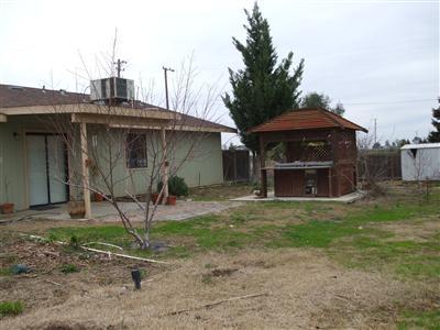20527 Olympia Road Madera, CA 93638 - Photo 2 of 12 back of house