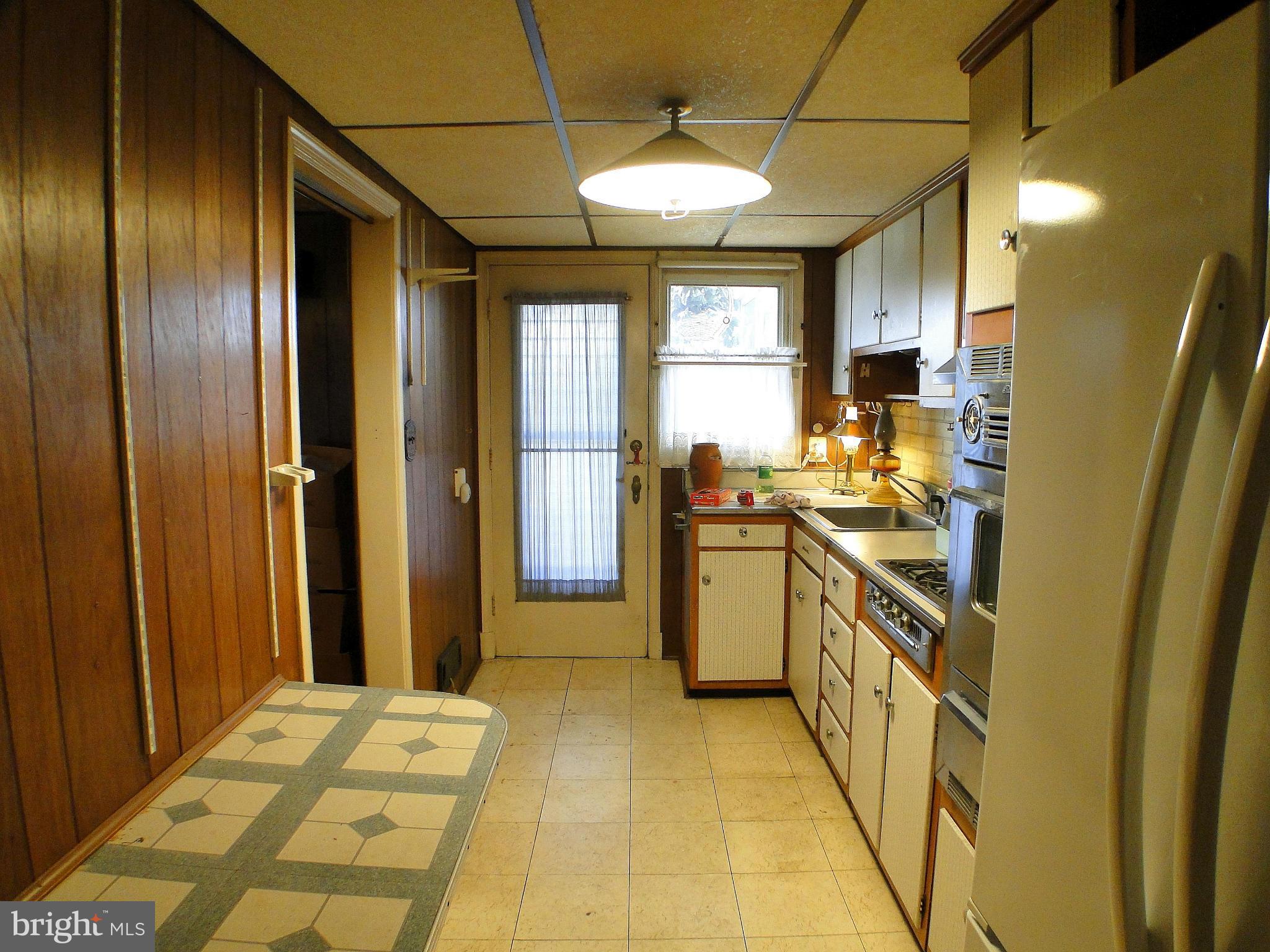 7843 Kentley Road Baltimore, MD 21222 - Photo 6 of 13 Kitchen