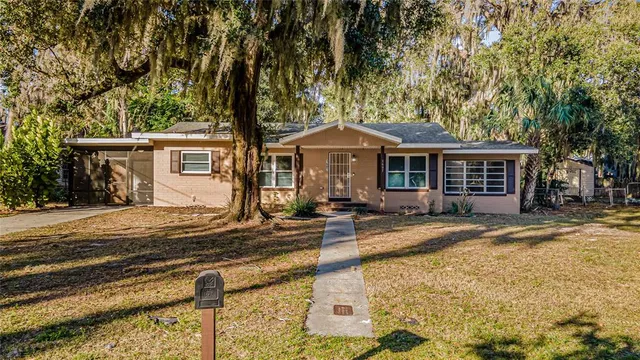$1,750 | 1607 South Lakeview Avenue, Leesburg, FL 34748