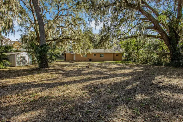 $1,750 | 1607 South Lakeview Avenue, Leesburg, FL 34748